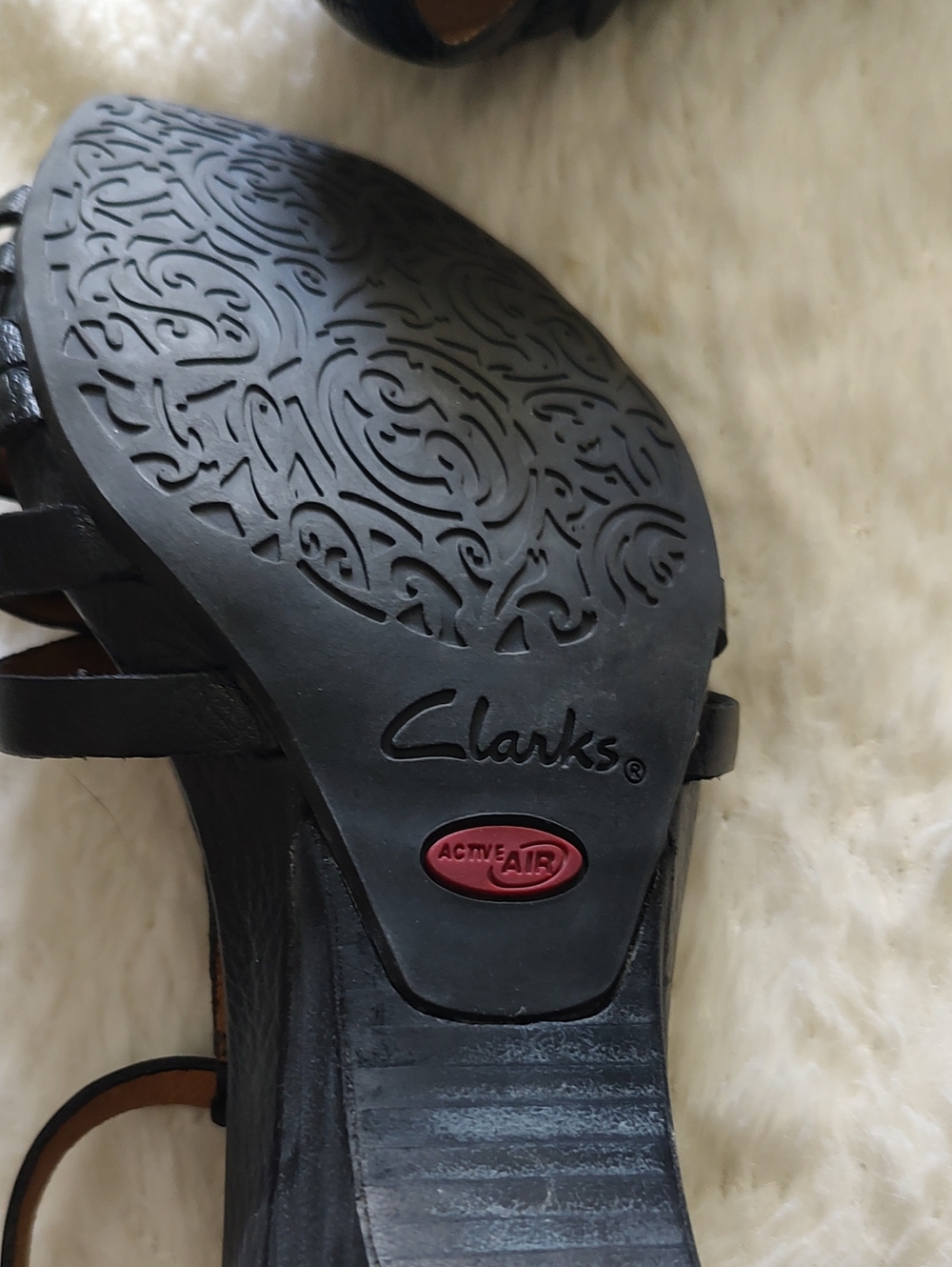 Clark's Artisan Sandals - Picture 7 of 8
